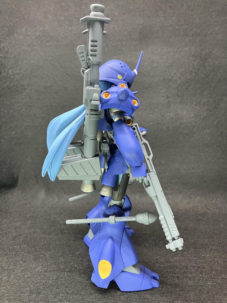 側面この角度がこの子の真骨頂だと勝手に思ってますヘルメット部分はSD BUG&部隊兵セットから拝借してます。シールド部分は職場に余ってたアクリル板を加工しました