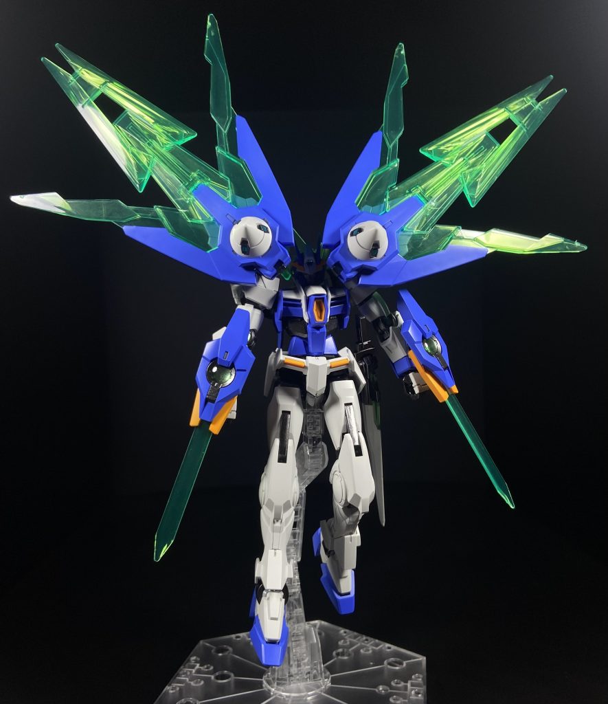 このタイプのスタンドって、足のポージングに干渉しますよね。スタンド変えるのも面倒だったのでこのままで失礼します。笑 