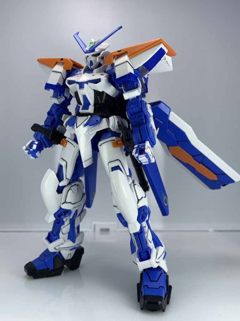 前から。背負いもののバックパックに結構な重量があり、自立させるためのバランスを取るのに苦労しました。