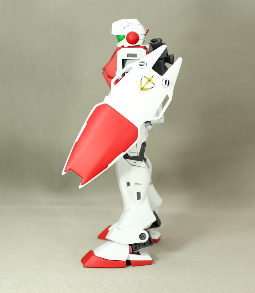 シールドの◯ディティールは市販パーツに置き換えました