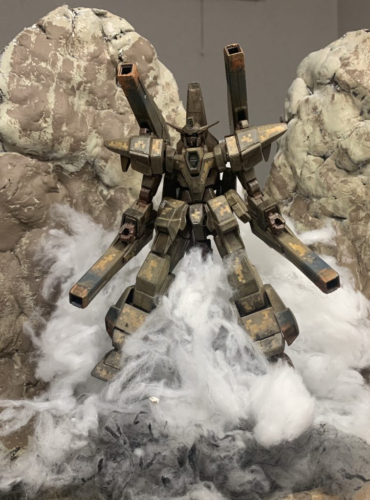 あとは、熱風が出る部分をウェザリングマスターの青と赤で汚して少し熱が出た感じにしました