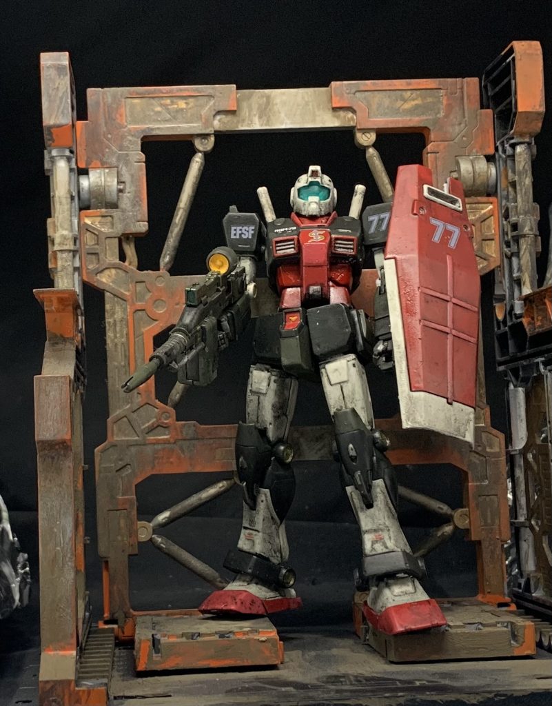 お恥ずかしい話ですが、割れました。左脇腹が壊れとるのです。嫌だなぁと思いながら完成させてしまいました。やはり、次回作からは再びアクリルウェザリングに戻そうかなぁとおもいますね。この写真以外は左脇腹を庇うポーズとりました