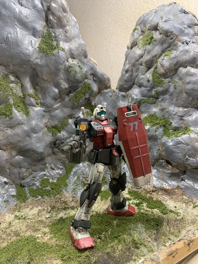 カラーリングはリアルタイプカラーで、なんでこのカラーリングにしたのかと言うと、大した理由はなくて、劇中でお笑い枠だったから、劇中カラーにしたくないなぁと思いなんとなくリアルタイプカラー調べて塗装しました