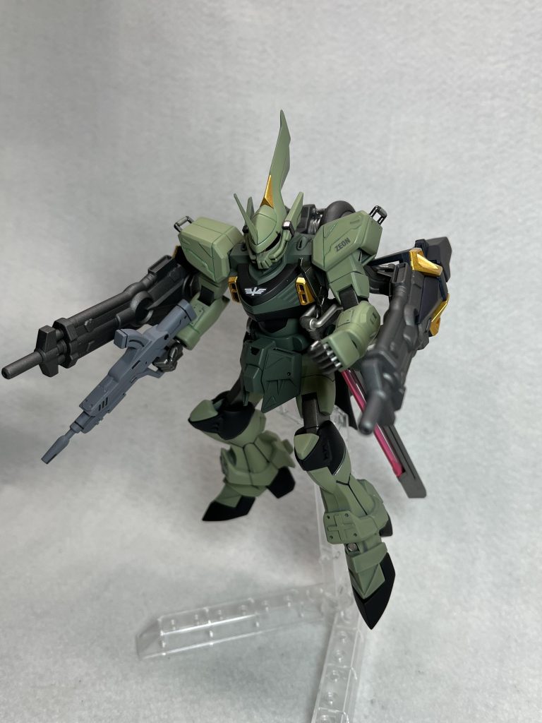 一年戦争終盤にジオンが召喚した別世界のMS機動力が高く、実弾、ビーム兵器を駆使して戦場を駆けまわり、一時はジオンが優勢になったとか、なっていないとか！
