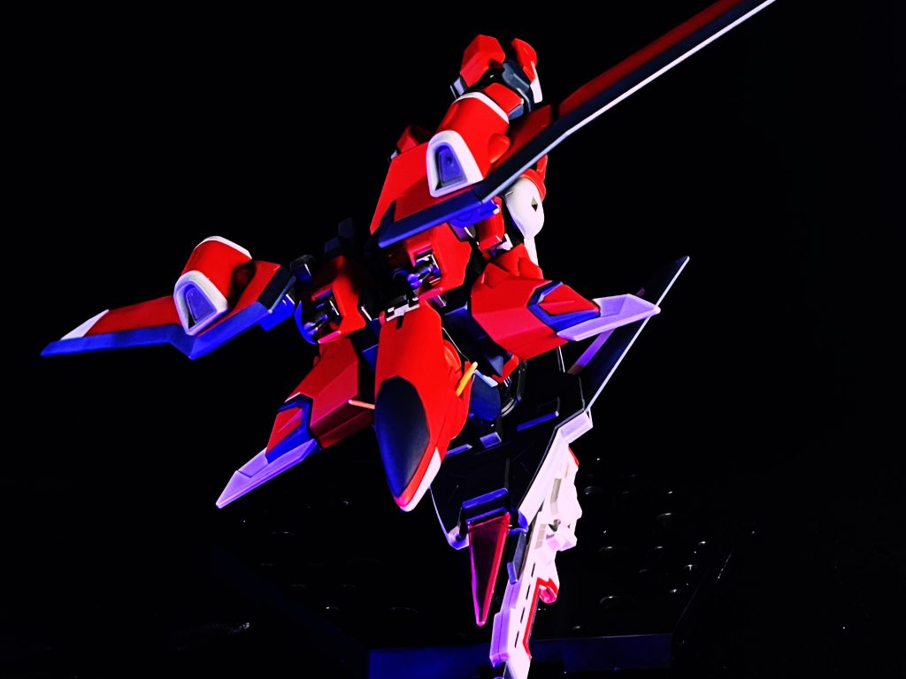 変形した時のライフルの位置…もう少しなんともならんかったのかな…これで大気圏突入に耐えられるなんて…