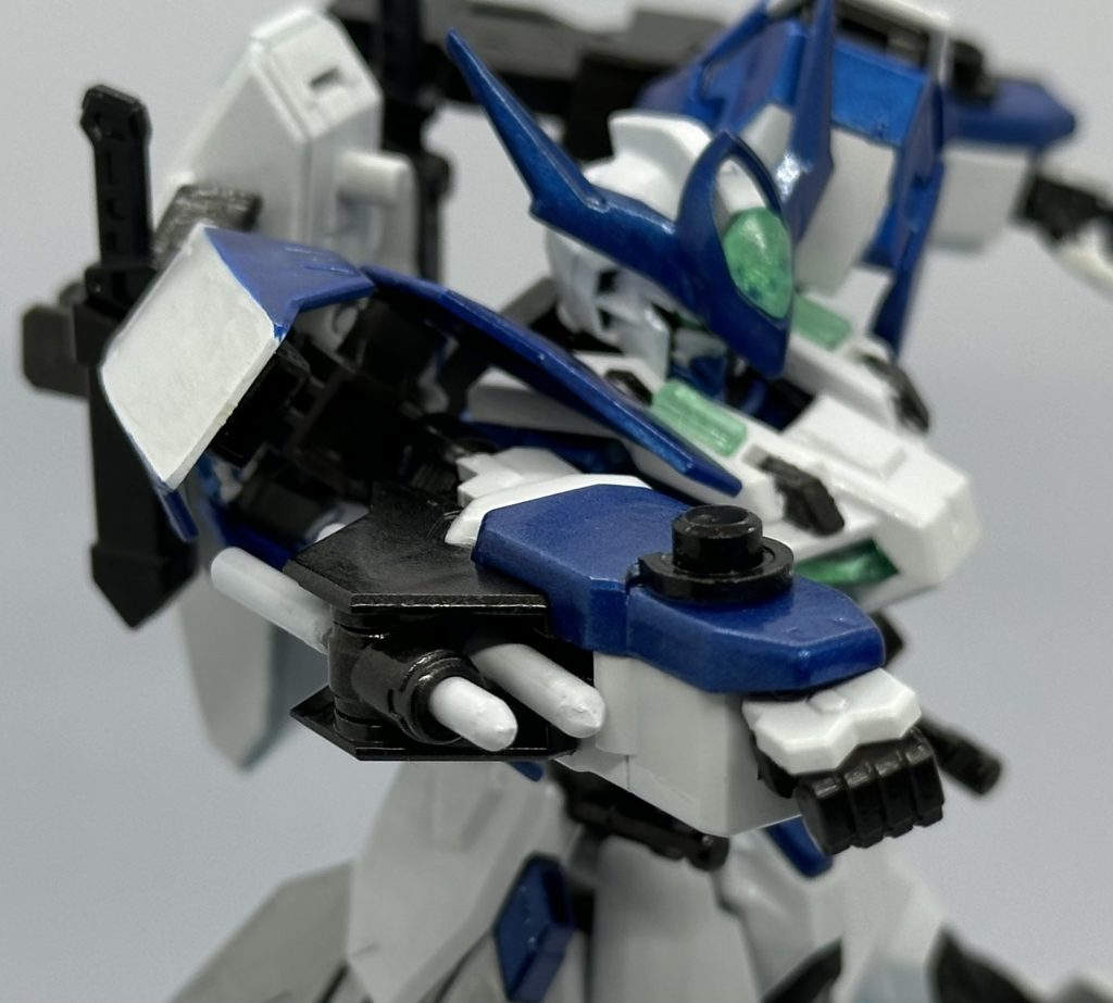 ブリッツのランサーダートリニューアル前はミラージュコロイドだけだったけどやっぱ見た目で分かる要素欲しいなと思ってたところに劇場版でデュエルブリッツが最適解を出してくれたのでありがたく拝借もちろんミラコロも続投