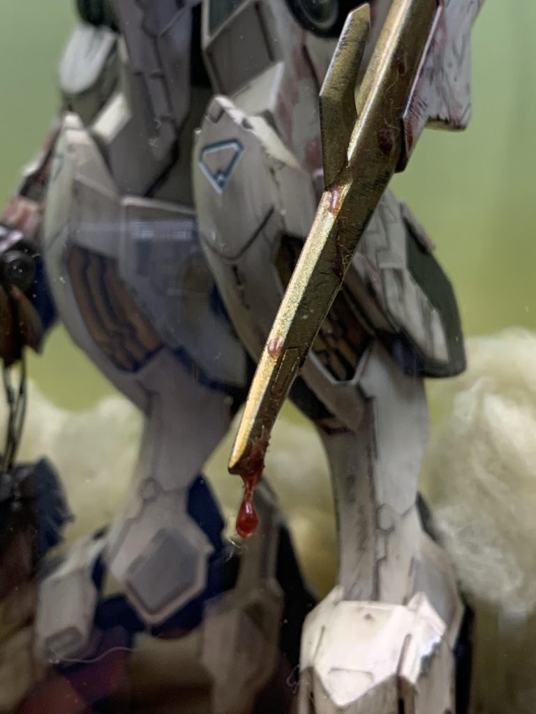 したたるオイルはUVレジンです。