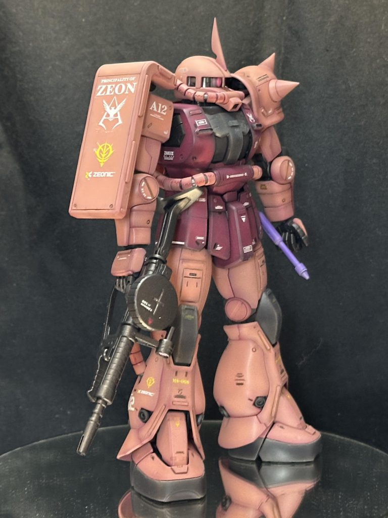 工作はプラ板とスジボリでディテールを追加。新しく導入したタガネの練習も兼ねて頑張ってみました。