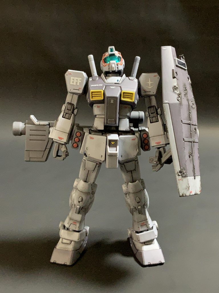 ガンダムを模したスタイルです。一撃離脱戦法を得意としている、という設定です。