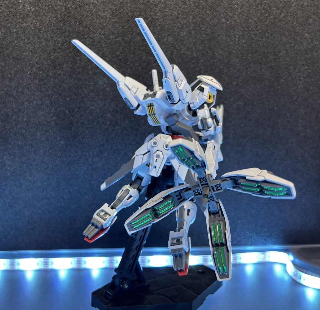 どの角度から見ても完成された素晴らしいガンダムだと思います。