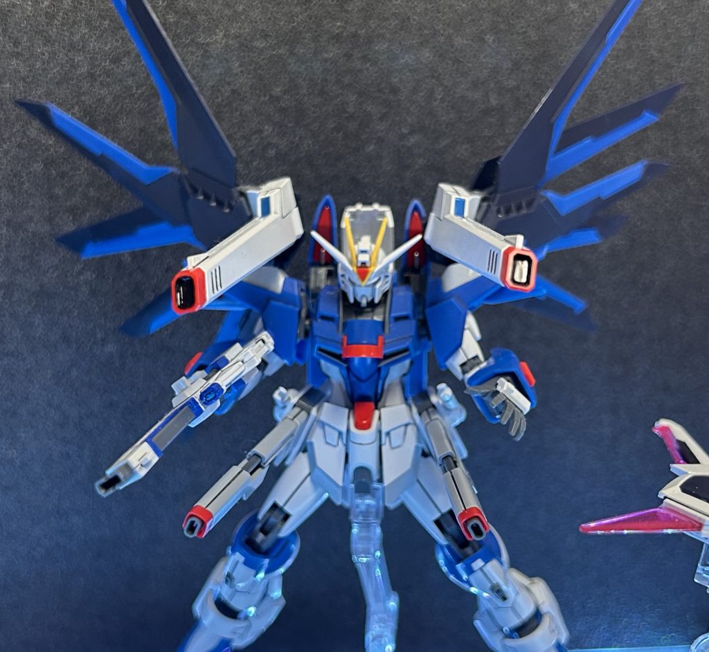 センサーっぽい所は3Dメタリックシール貼りました