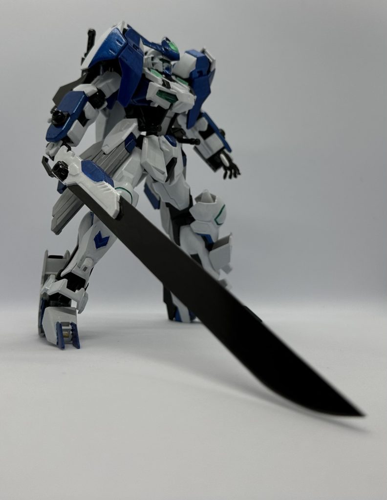 ミカヅキムネチカ弐式既存の刀ではどうしても物足りなかったので「なければ作れ」の精神で生まれた必殺兵器ビルストEGのライフルをベースにプラ板の刃をハルバード同様山姥の如く研いでスクラッチ