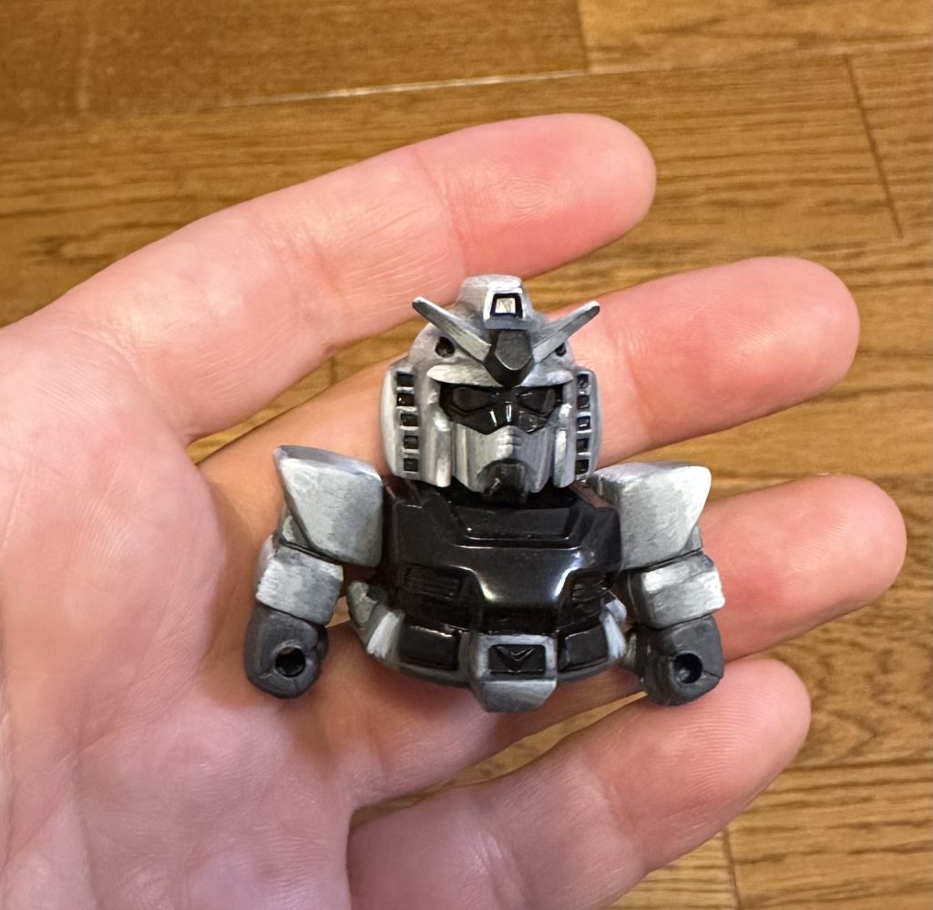 白部分の影の残し具合が難しく何度も塗り重ねてます。