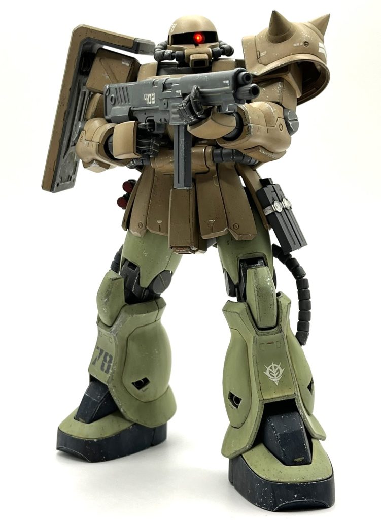 素体は連邦仕様の方でしたが、色を塗り替えてキンバライト基地所属機カラーにしました。設定含めミリタリー感抜群で大好きなカラーリングです。