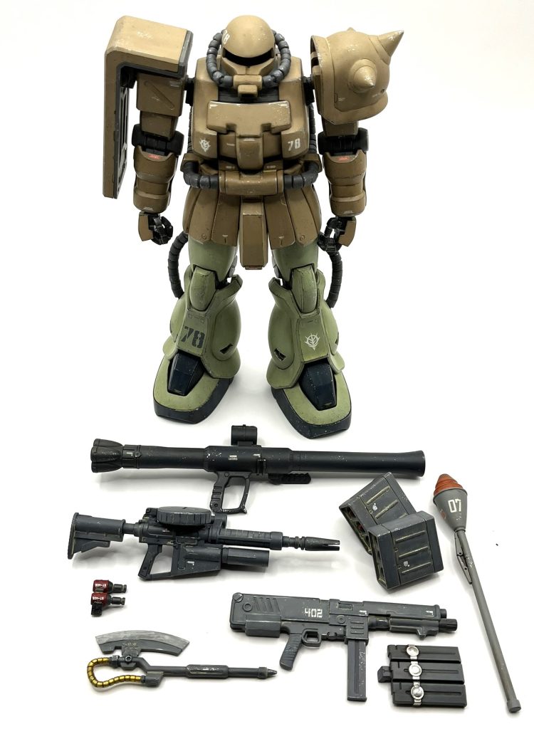 武装は付属品や家にあった在庫を持ってきて適当に揃えました。以前調達したプレバンのキンバライト仕様キットが余剰パーツ豊富だったので色々揃えられました。