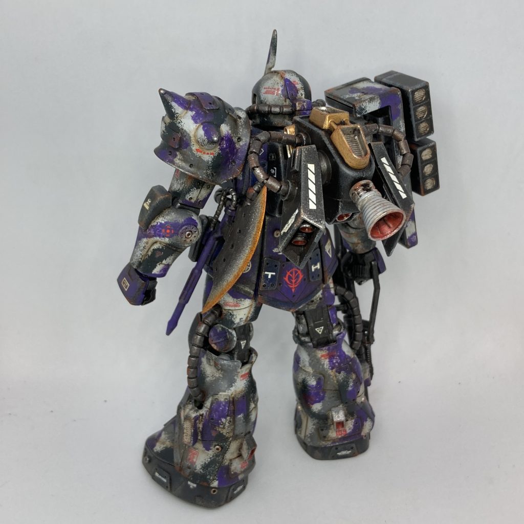 ジャンクパーツ寄せ集めのバックパックも装備！