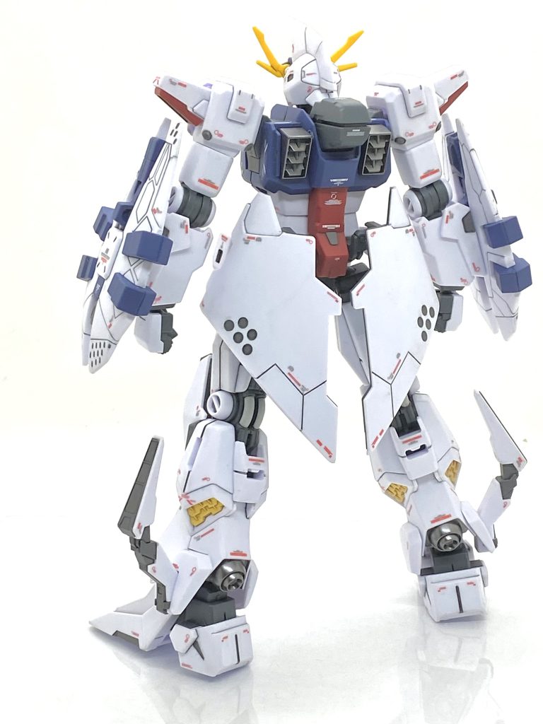 オデュッセウスガンダム背面。スラスターにメタリックを塗っています。