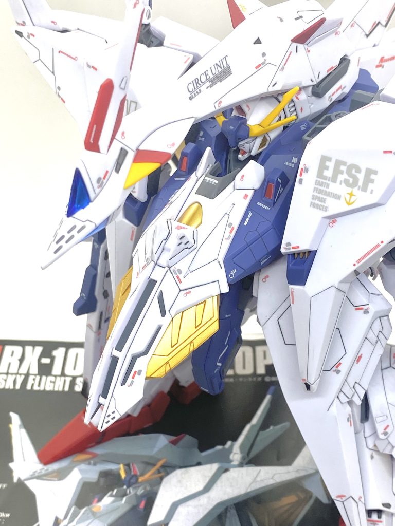 最後は説明書と。完成して思ったのはの小説版デザインを見た時に思いました「化け物」「怪物」でした(笑)。ペーネロペーはかなり大きい機体でイベントでもなければ絶対に仕上げをしない機体なのですが(笑)、リアル展示会というイベントのおかげで作る決意が生まれて自分がいつも目標としますカトキ風テイストやメタリック塗装を入れるという自分のやりたい事が全部やれてKa signatureみたいな理想のペーネロペーを作る事が出来ました。化け物じみながらも新兵器としてのペーネロペーを出したかったから、苦労をしてでもデカールを「これでもか!」というほどに貼ったおかげでそのイメージは出せたと思います。大きすぎて飾る所がない為にホビーゾーン高崎店様にすぐに展示してしまいましたが(笑)展示会でも大変好評を頂き、Ξガンダムと一緒に並べられたのは本当に良かったと思いました。ご覧して頂きありがとうございました。