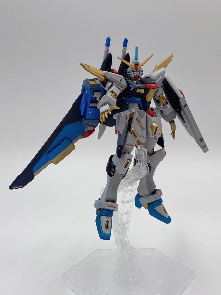 ファトゥム-01重いけど、スタンド無くても自立する位、安定します。でもやっぱスタンドある方が安心しますね。