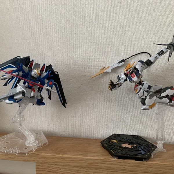 ライジングフリーダムVSバルバトスルプスレクス