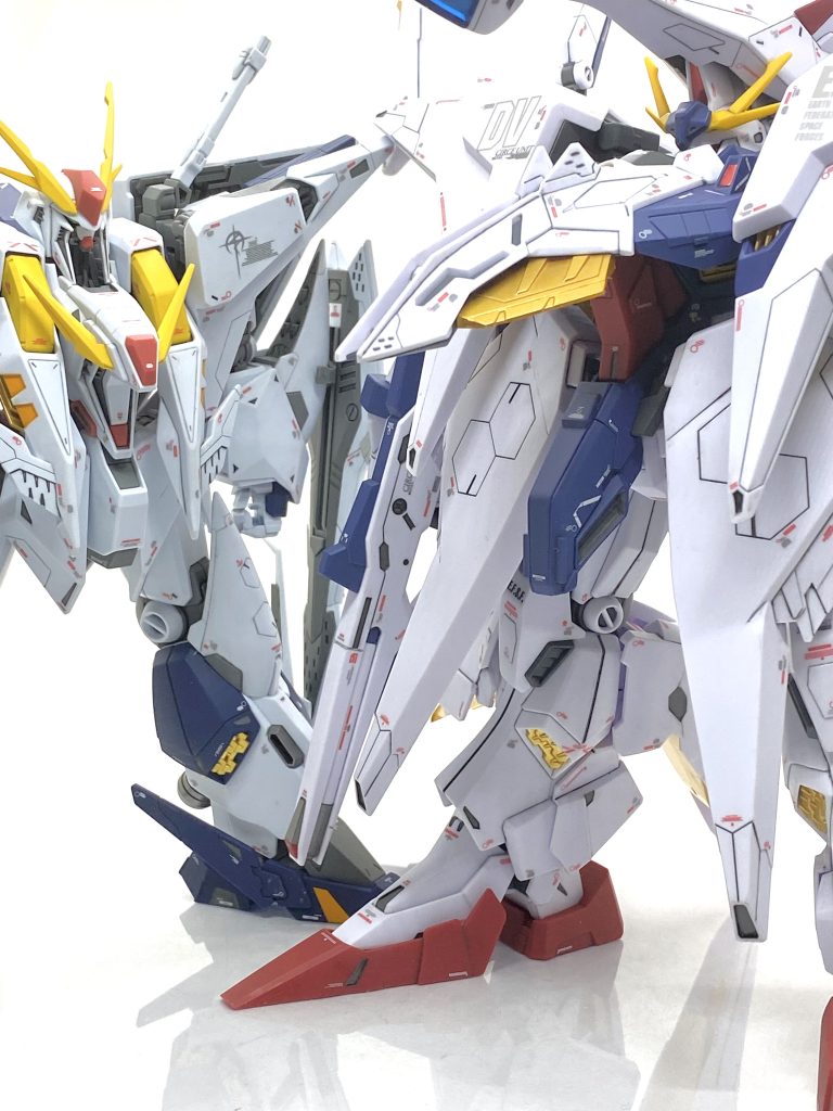 Ξガンダムと。この二体が並べられたのは本当に嬉しいです。