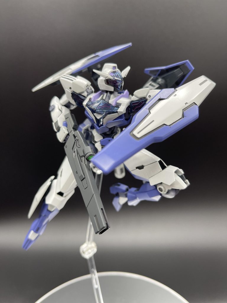 武装はナドレのビームライフル&シールド