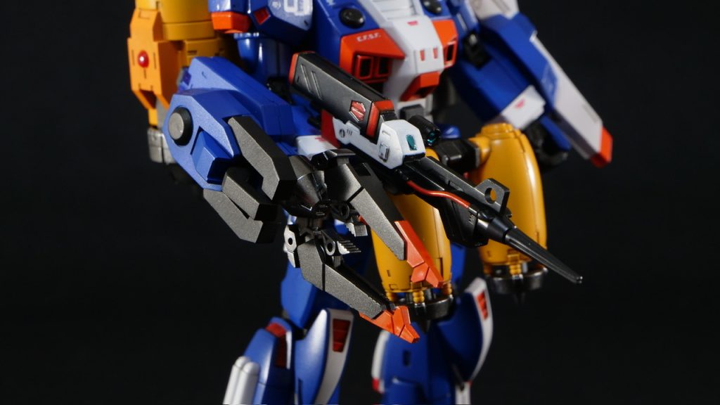 元々のクローはサブとしてメインをポルタから移植。鹵獲力は増してるはず！ライフルのイルカカバーはオミット。筆塗りで塗り分けしてます。