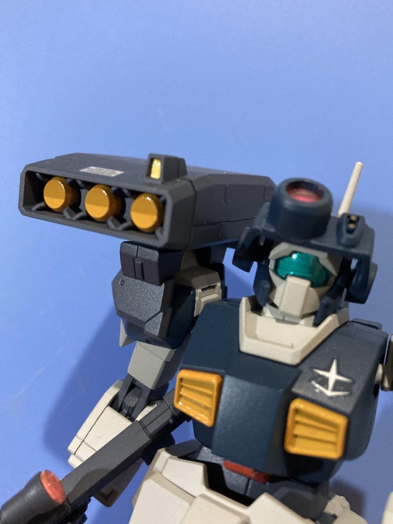 肩部ミサイルはスタークジェガンからだったかな？頭部は足のアンクルガードをバイザーっぽく作ったはず