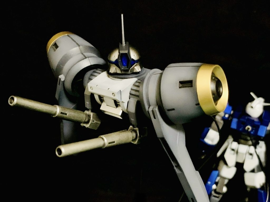 有線ですがバックパックが独立して支援してくれます。アーシアン舐めると追いかけてグーパンです。