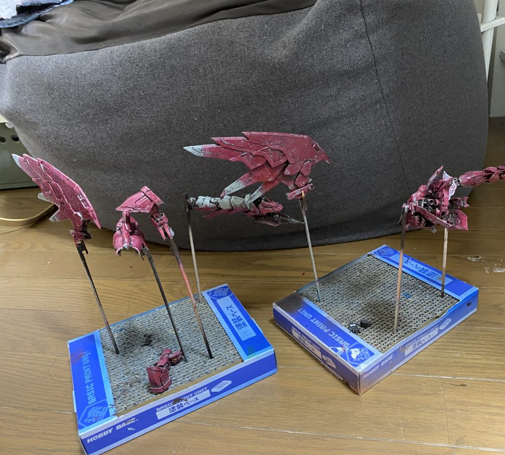 シャア専用レッド8 ブラウン2をの割合位にいれました！赤みの強いすこし茶色かかったのを表現したく、私はこのようにしてやってみました！下地はリオレイアの塗装と同じようにしてます