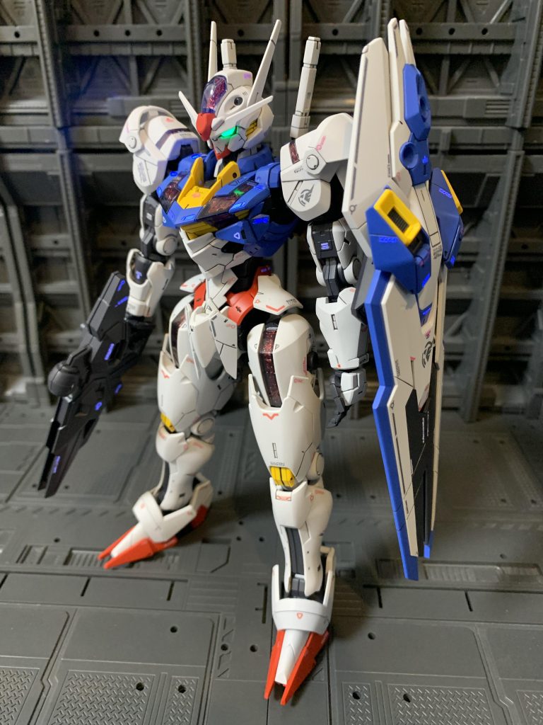 ツインアイが大きい為、蛍光塗料と相性が良く無茶苦茶光ります😊