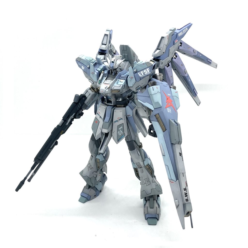 カラーリングはHiνガンダムのベースを保ち、いつもながらの淡め塗装で仕上げました。毎回毎回本当変化ないですよね😅