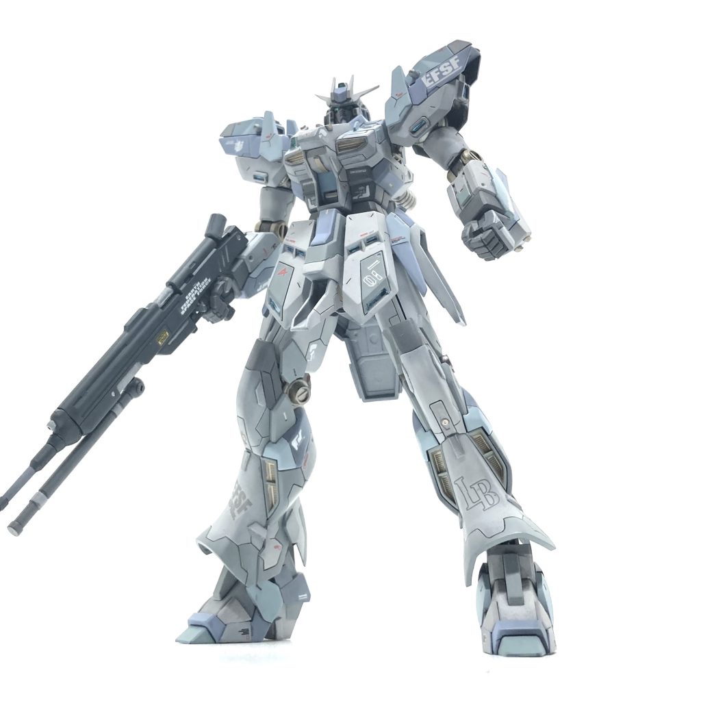 ファンネル取り外しても存在感あります。本キットもhgucのHiνガンダムのパーツを流用してるとは思いますが新しさを感じます。