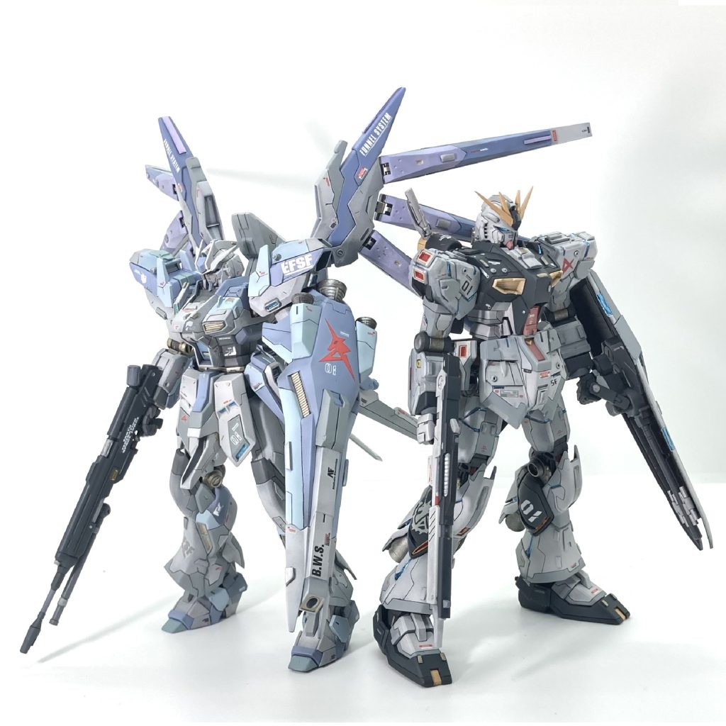 ガンスタにも投稿したEGνガンダムと並べて。少し低いですね