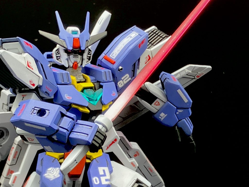 ビームサーベルの塗装を初めて行いましたが、かなり難しかったです。艶消しスーパークリアで吹いたせいなのかかなりザラザラした感じになりました…次回はもっと勉強しやりたいと思います。