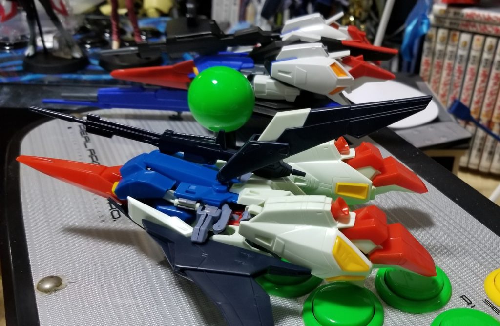 リバイブのMA形態との比較。リバイブはコンパクトにまとまっていて、初代は平べったい感じです。これは好みかな、とおもいました。最後までご覧頂き、ありがとうございますm(_ _;)m