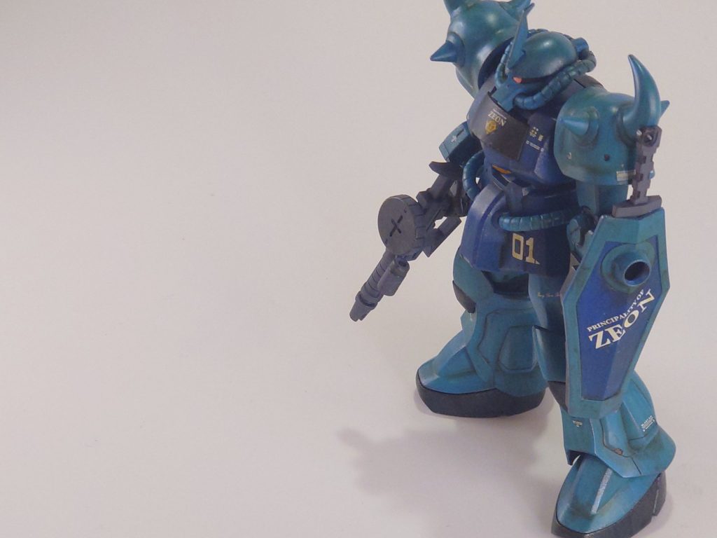 俯瞰からマシンガンはCSザクⅡの物を使いました、盾のZEONのデカールがお気に入りです