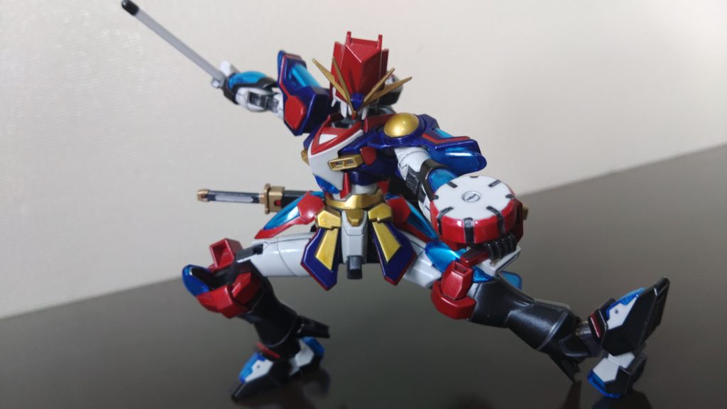 「MF用パーランクー」左手に持つ小型太鼓。リズミカルで軽快な音が特徴。ガンダムファイトではガンダムに使われる金属にのみダメージを与える音響兵器さ～。