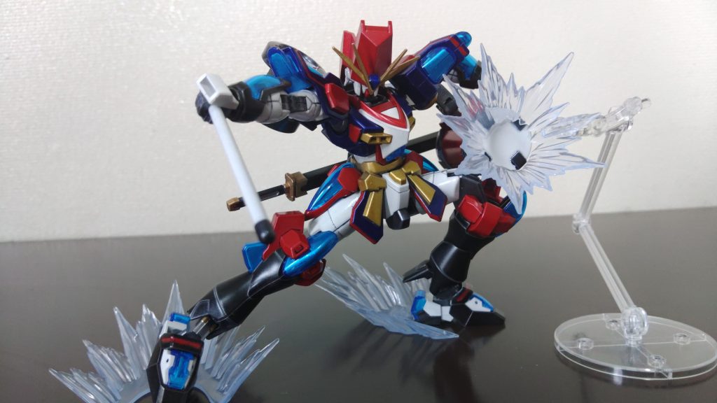 エイサーは集団で踊る伝統舞踊ですが、その中でも「うふでーく」は集団のテンポがズレないようにまとめるリード役を務めるいわゆる主役みたいなものさ～。自分も小学生時代これ持ってエイサーしてたさ～。