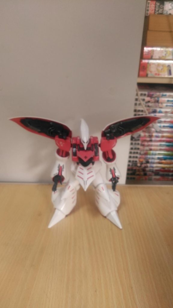 斜め上から ショルダーバインダー前側外した状態。肘関節が前腕部分に潜り込むようにしてます。腕をバインダーになるべく隠れるようにしたかったのと 腕全体長過ぎな感じがしたのと 後ハメ加工したかったんです。右腕のこの状態でも肘は、稼働します。