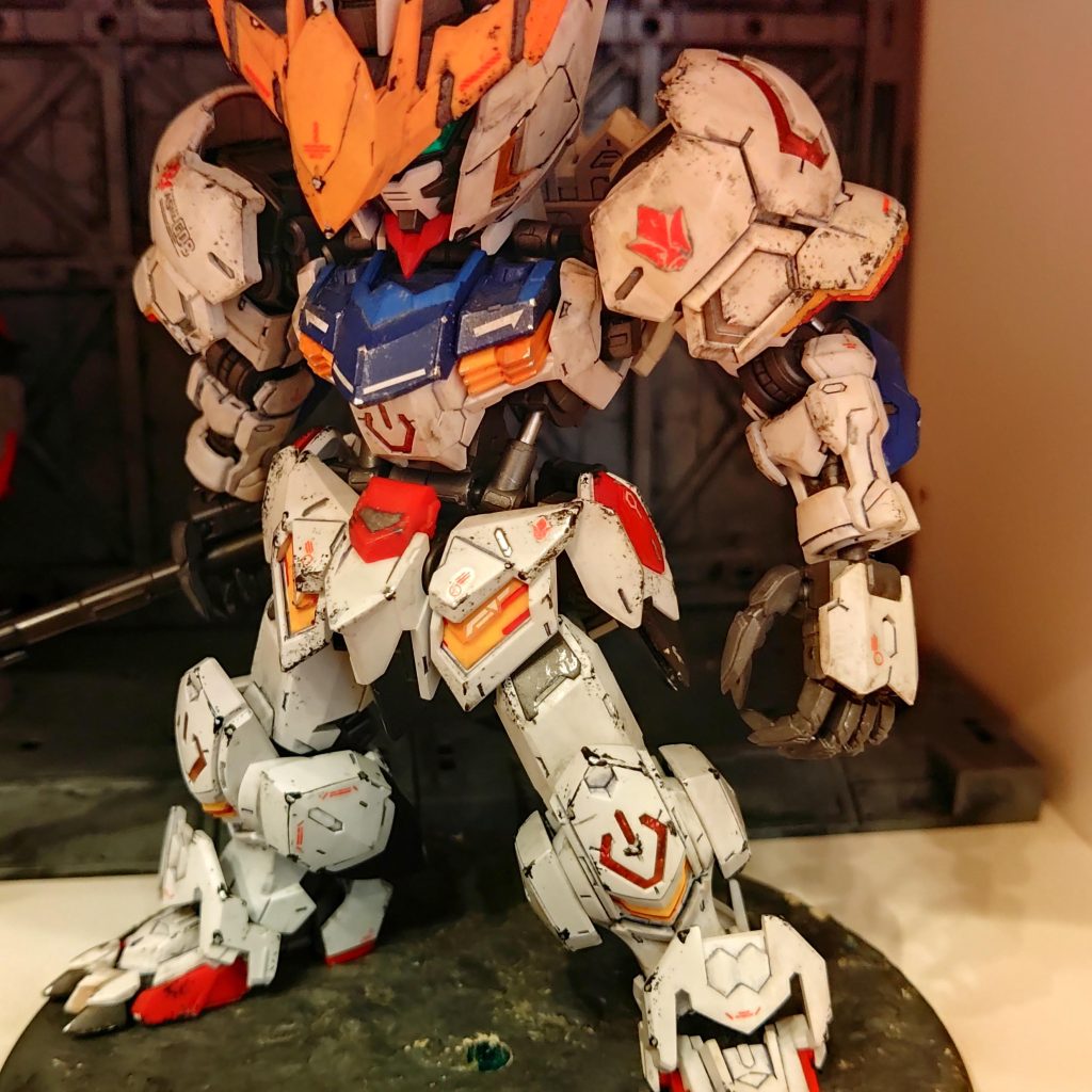 組み立て後。外装にウェザリングカラーでウォッシング、黒やシルバーで剥がれ表現等行ってます。