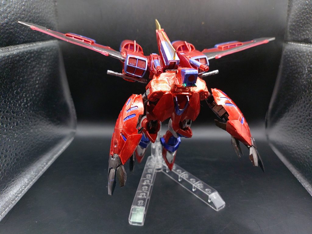 ◯ボトムフライヤー　MS形態インパルスの分離ギミックの違いとして、分離しても近接戦闘ができるようにMS形態になれるようになっています。ボトムフライヤーは下半身のため安定した飛行が難しいですが、ファトゥム２式を装備しているため安定した飛行能力を持ちます。腰のバインダーを変形させてクローにすることで、近接から遠距離まで幅広いレンジに対応可能です。