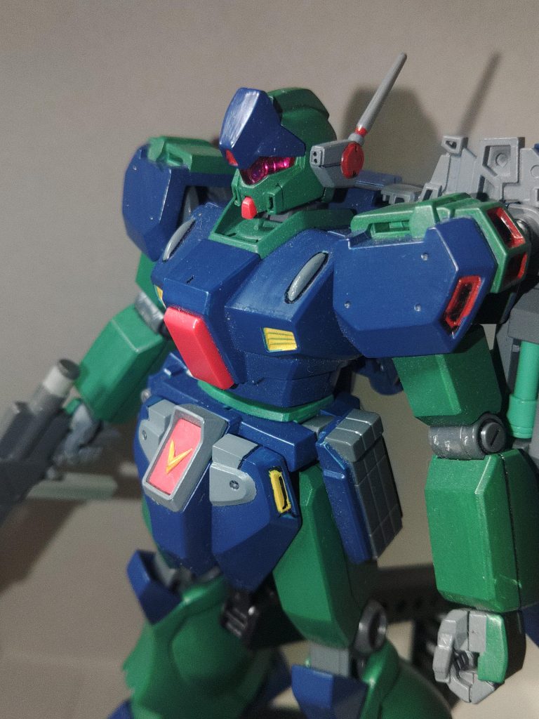 腰の装甲を増強し、弾もたくさん持たせてます、ここは完全に私の趣味です。