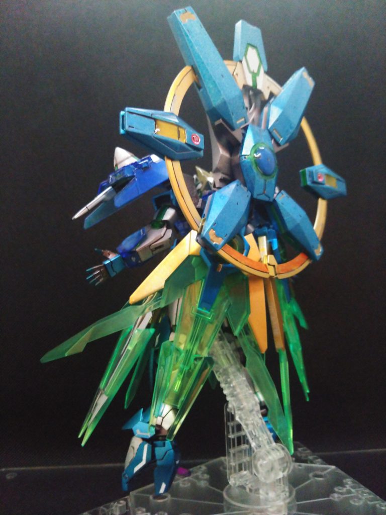 ■ネプテイトウェポンレプリカ姉の思いを宿したネプテイトウェポンを模したレプリカ。GNドライヴを動力源としたヴォアチュール･ルミエールにより高い機動性並びに航行性を実現。ガンダムダブルオーダイバーアークがトップヘビーだったのでアンダーヘビーな装甲にしたら思いの外上半身が寂しかったので装着しました(*´ー｀*)