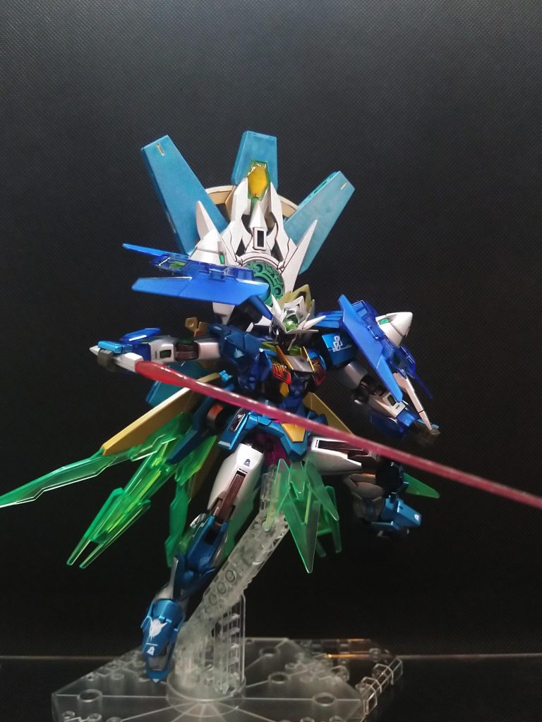 ■GNビームサーベル腰部からGNドライヴ基部にマウント位置が変更されただけで性能に変化無し。GNドライヴがフレキシブルに可動するため抜刀しやすくなっている。