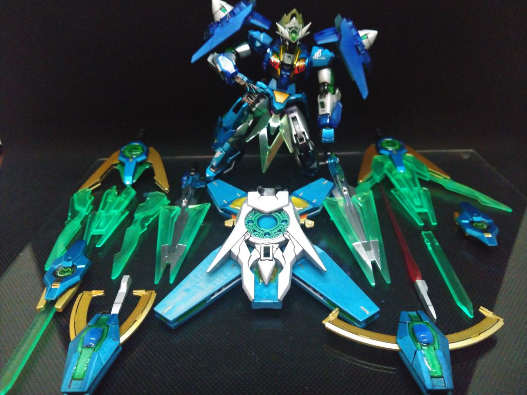 装備一覧･アークドライヴユニット改めノアコンデンサーユニット×2･アークブレイザー×2･GNビームサーベル×2･GNソードⅡ改めGNブロードソード･ネプテイトウェポンレプリカ×1(ネプテイトガントレット×2)ガンダムダブルオーダイバーアークと比較して火力は低いが防御力は増しています。