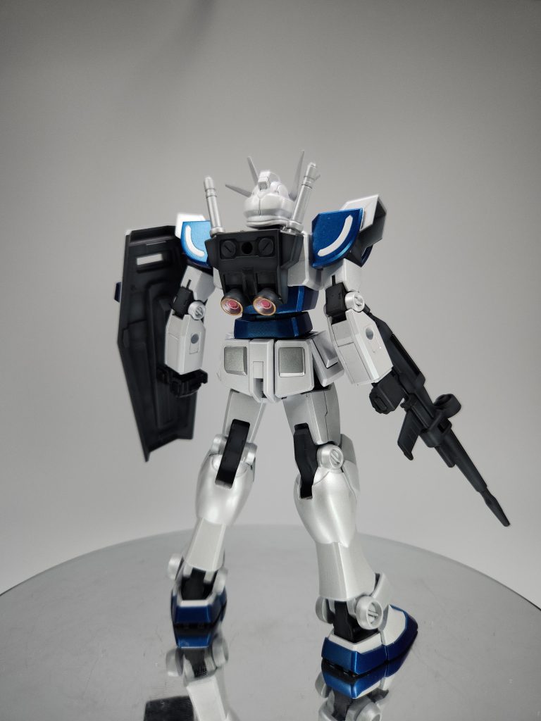 白い外装は、グレーサフ→光沢白→パールシルバー青い外装は、黒サフ→メタリックブルーフレームなどは、黒サフ→グレーのグラデーション塗装