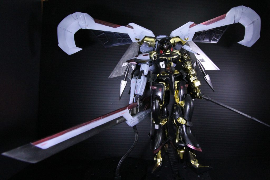 トリケロスの代わりに追加した実態剣　攻防一体式兵装スティラコス   