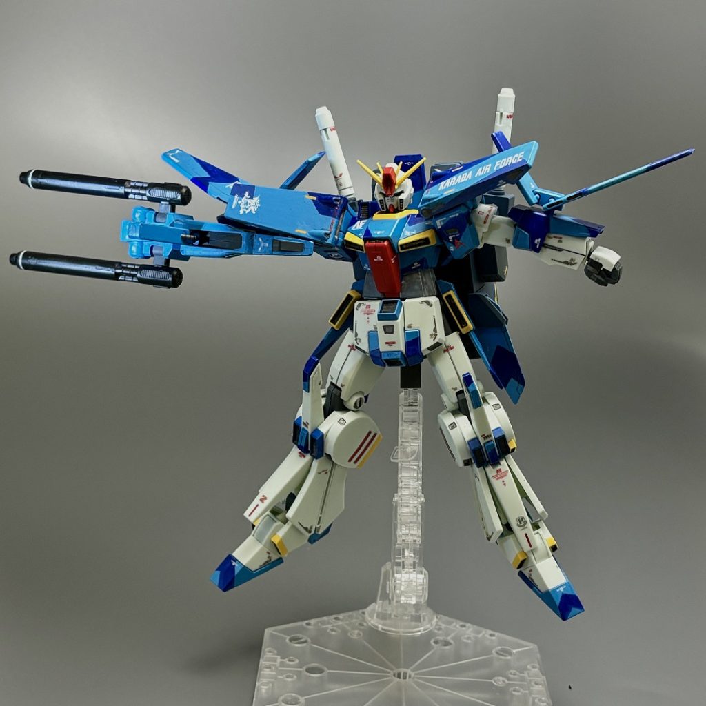 ZZガンダムといえば、のポーズ。