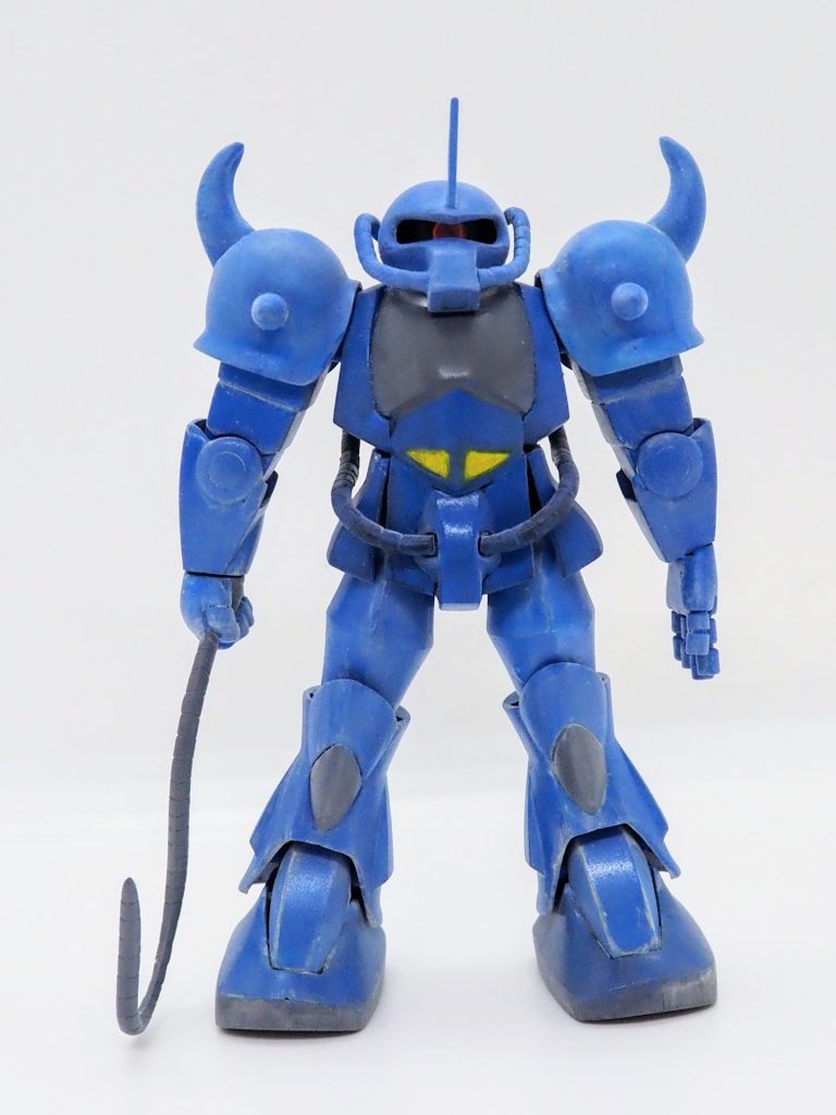 設定画やアニメ映像を見ながら、ひたすら初代グフのイメージを追求しました